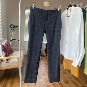 Banana Republic Low-Rise Ryan Pants - Grey with Silver Plaid Pattern - Size 0P